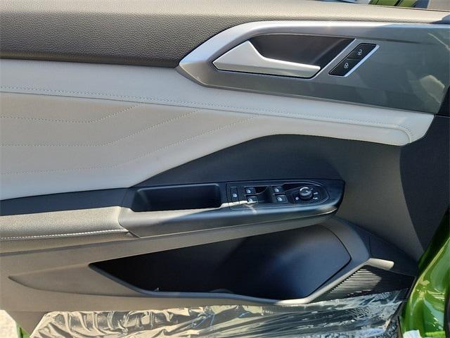 new 2025 Volkswagen Taos car, priced at $32,277