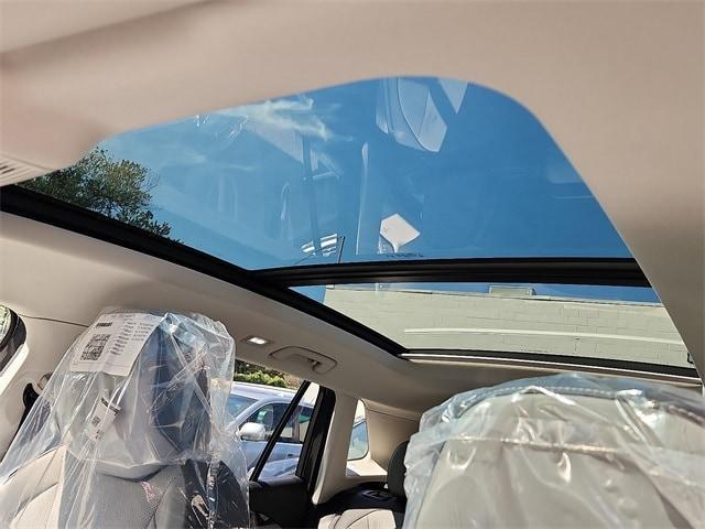 new 2025 Volkswagen Tiguan car, priced at $35,777