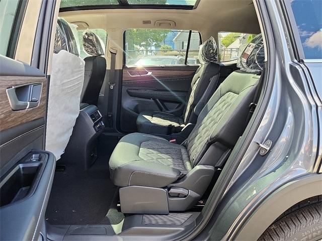 new 2025 Volkswagen Atlas car, priced at $52,331