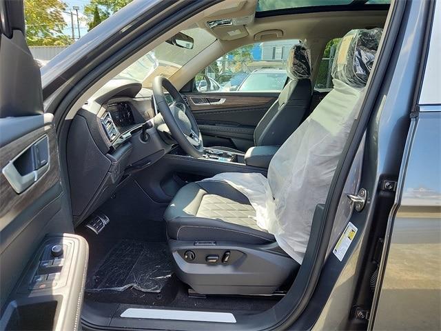 new 2025 Volkswagen Atlas car, priced at $52,331