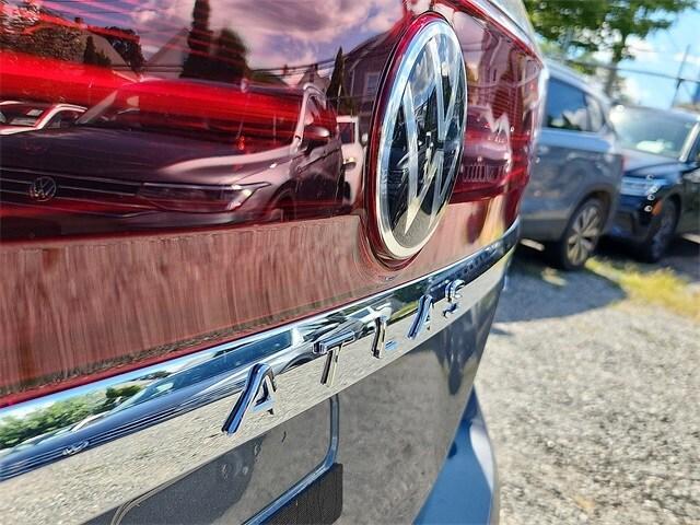 new 2025 Volkswagen Atlas car, priced at $52,331