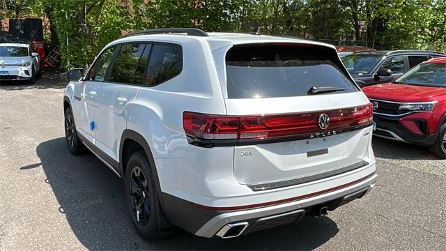 new 2024 Volkswagen Atlas car, priced at $51,550