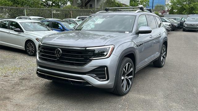 new 2024 Volkswagen Atlas car, priced at $53,427