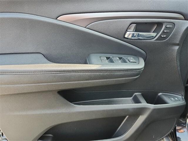 used 2022 Honda Pilot car, priced at $28,777