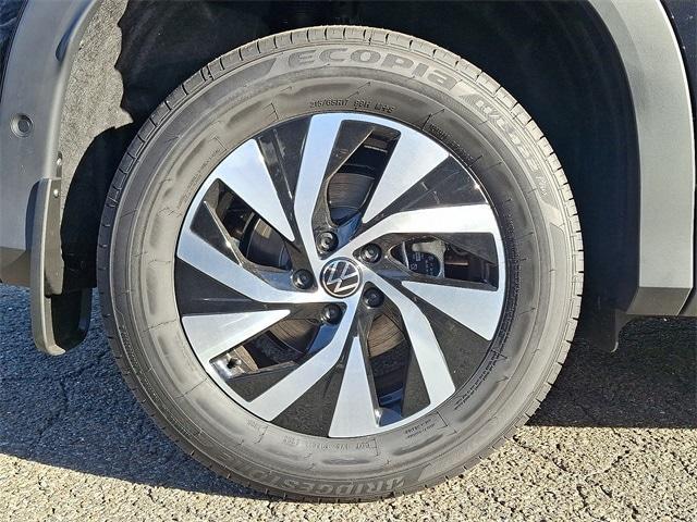 new 2025 Volkswagen Tiguan car, priced at $32,577