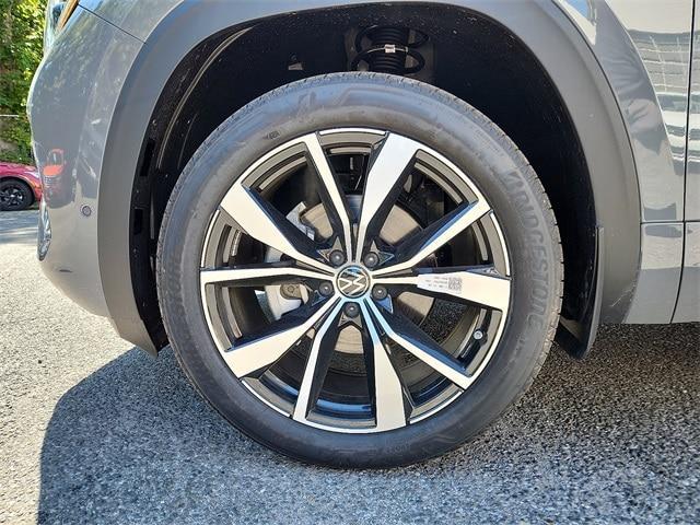new 2025 Volkswagen Atlas Cross Sport car, priced at $47,777