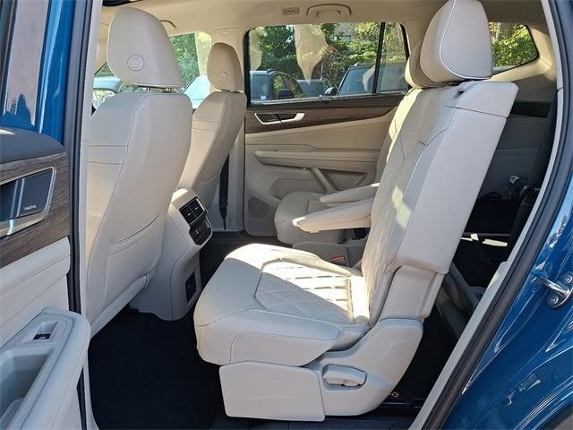 new 2025 Volkswagen Atlas car, priced at $53,777