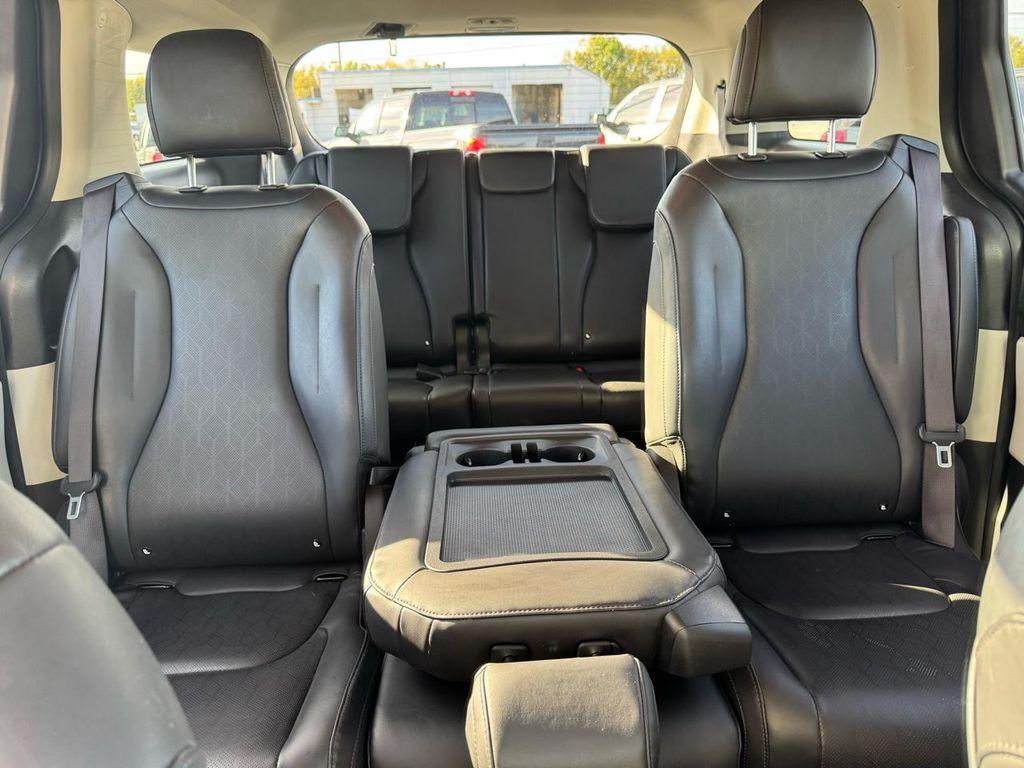 used 2024 Kia Carnival car, priced at $29,793