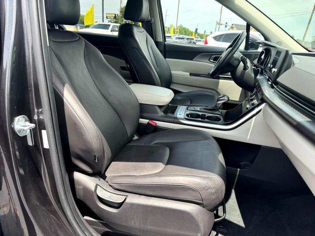 used 2024 Kia Carnival car, priced at $31,994