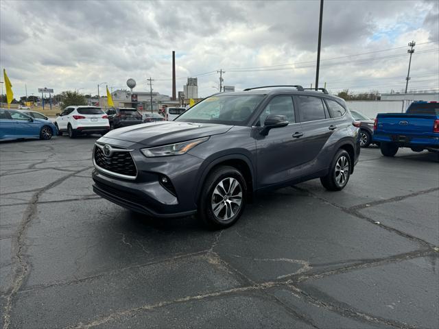 used 2023 Toyota Highlander car, priced at $35,550