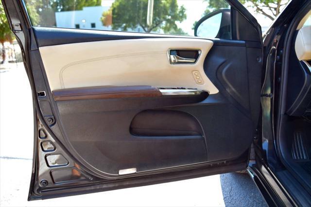 used 2013 Toyota Avalon Hybrid car, priced at $10,895