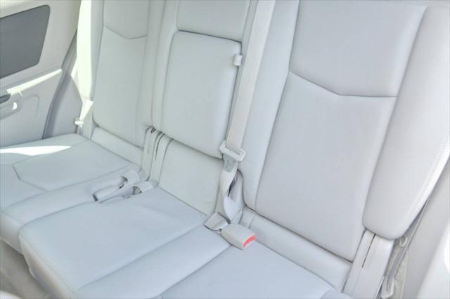 used 2006 Cadillac SRX car, priced at $9,895