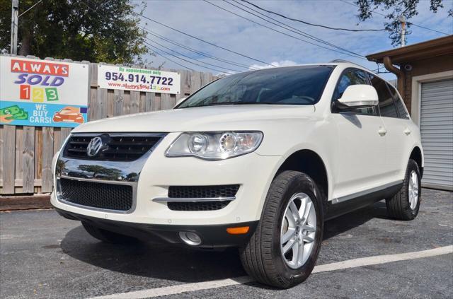 used 2009 Volkswagen Touareg 2 car, priced at $9,475