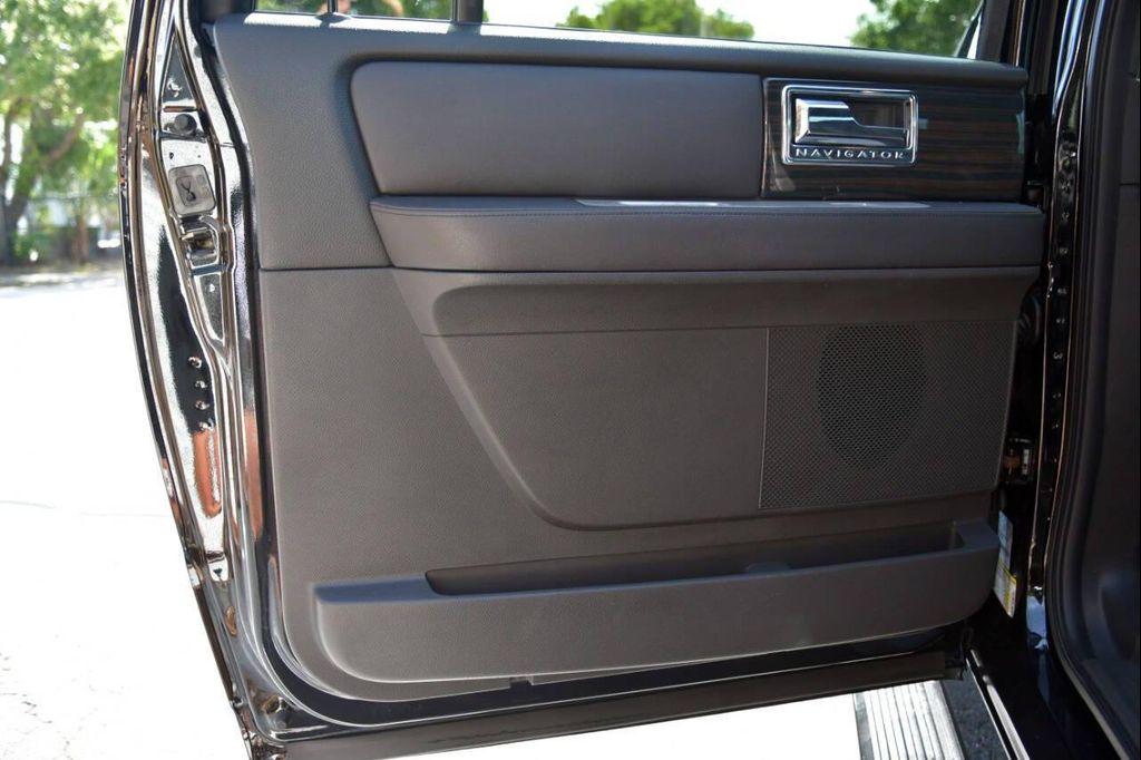 used 2009 Lincoln Navigator car, priced at $16,750