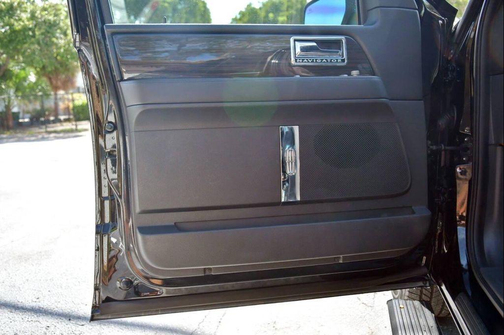 used 2009 Lincoln Navigator car, priced at $16,750