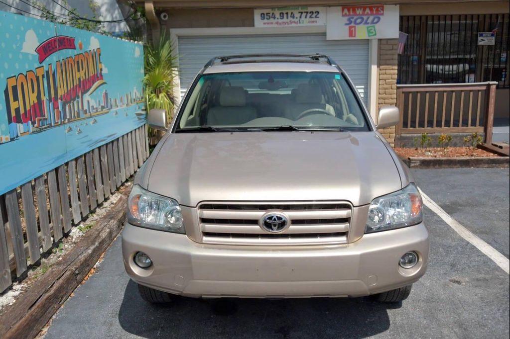 used 2005 Toyota Highlander car, priced at $11,299