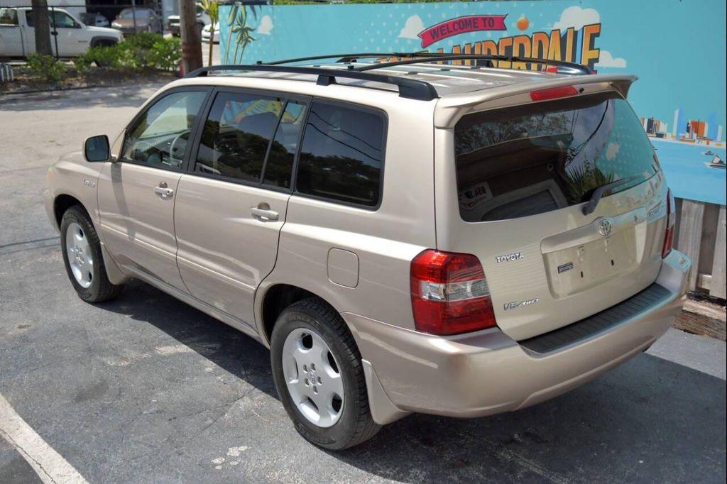 used 2005 Toyota Highlander car, priced at $11,299