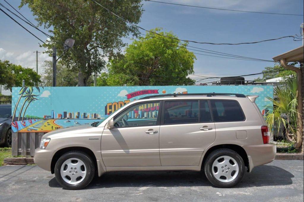 used 2005 Toyota Highlander car, priced at $11,299