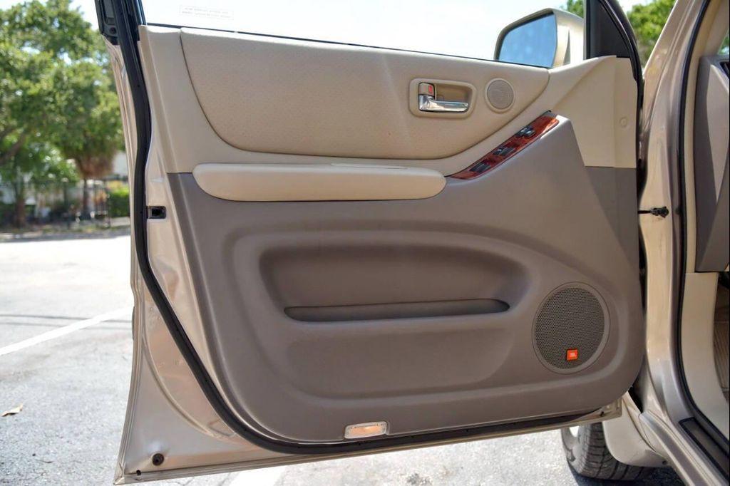 used 2005 Toyota Highlander car, priced at $11,299