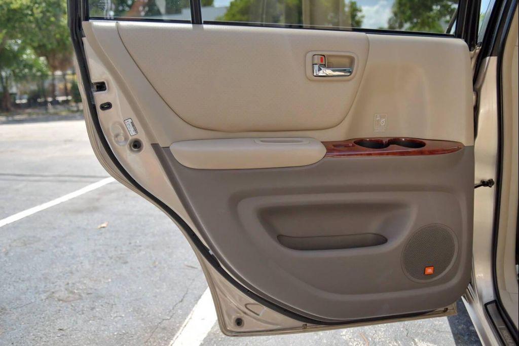 used 2005 Toyota Highlander car, priced at $11,299