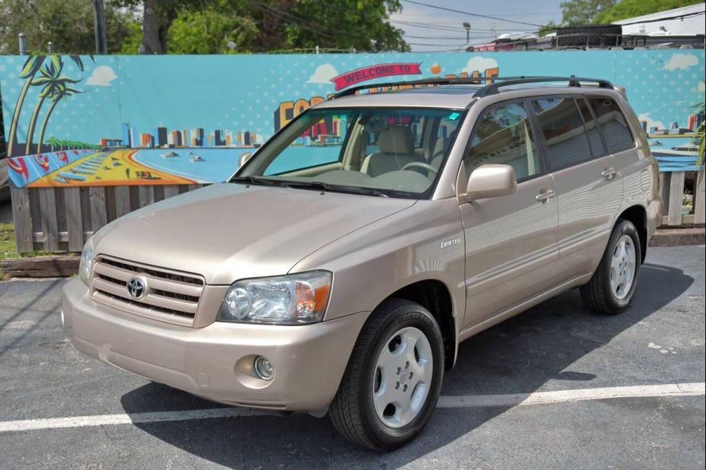 used 2005 Toyota Highlander car, priced at $11,299