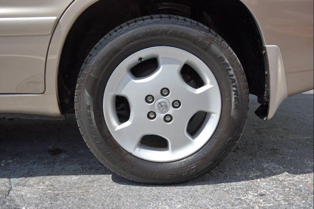 used 2005 Toyota Highlander car, priced at $11,299