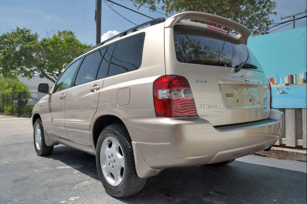 used 2005 Toyota Highlander car, priced at $11,299