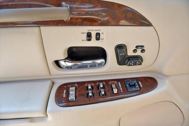 used 2002 Lincoln Town Car car, priced at $14,750