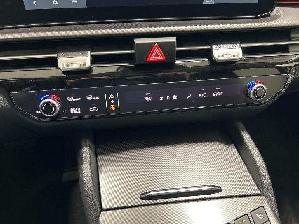 new 2026 Kia Sportage Hybrid car, priced at $40,762