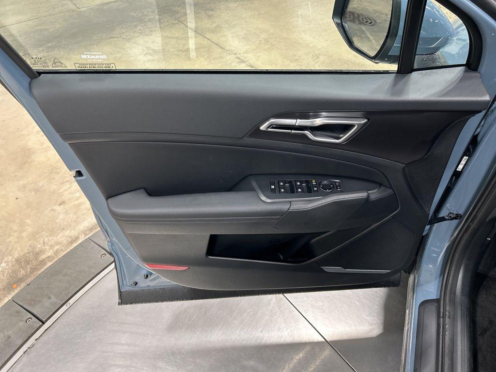 new 2026 Kia Sportage Hybrid car, priced at $35,146