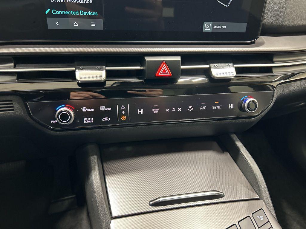 new 2026 Kia Sportage Hybrid car, priced at $35,146