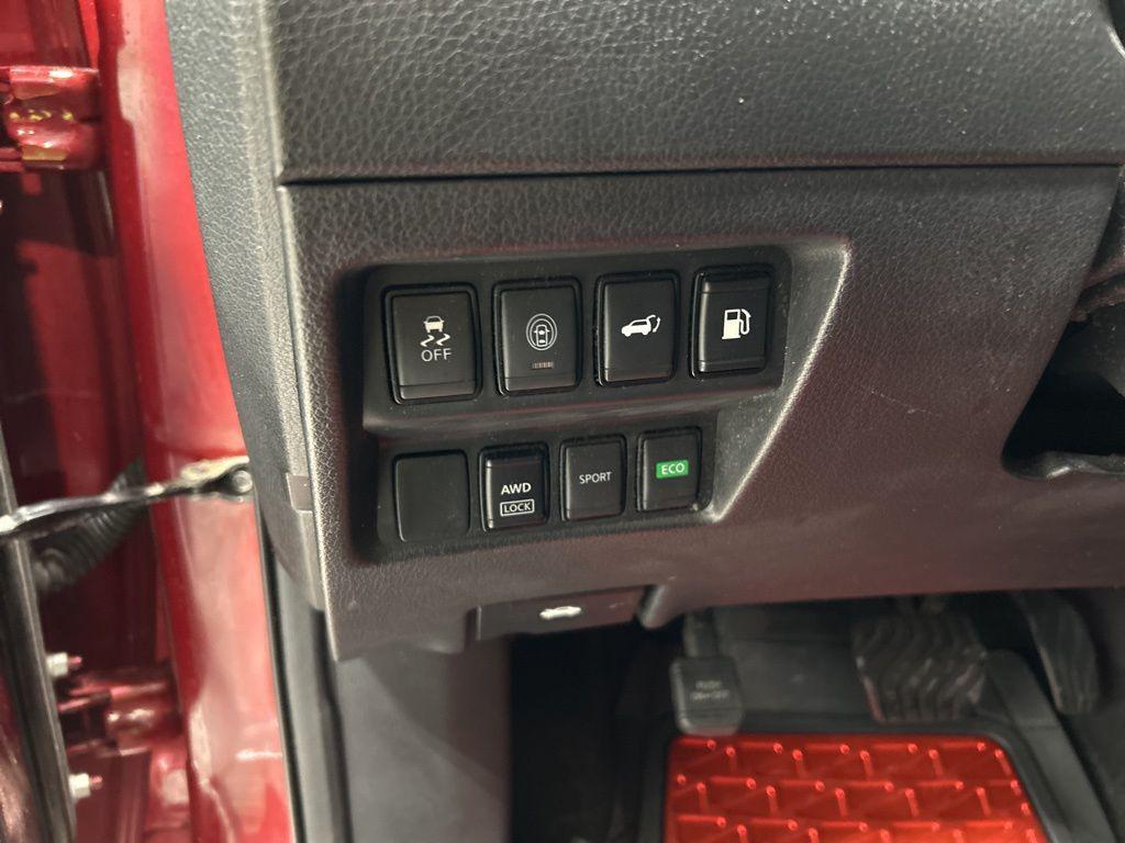 used 2019 Nissan Rogue car, priced at $17,957