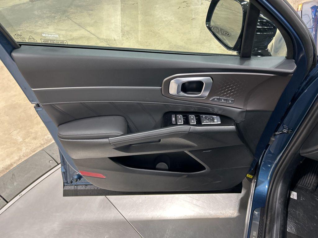 new 2026 Kia Sorento Hybrid car, priced at $47,119