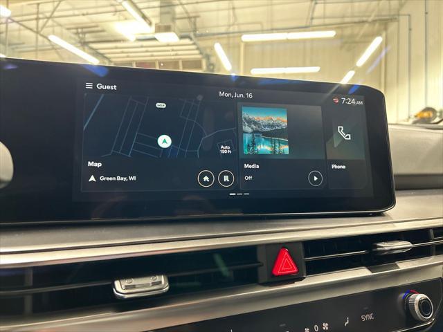 new 2025 Kia Sorento car, priced at $39,025