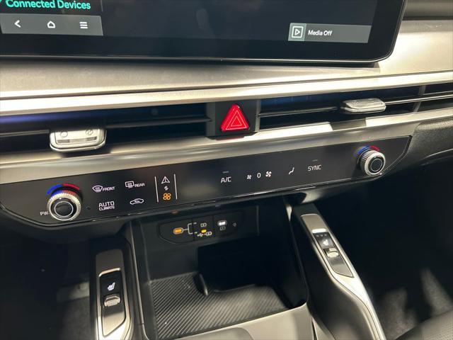 new 2025 Kia Sorento car, priced at $39,025