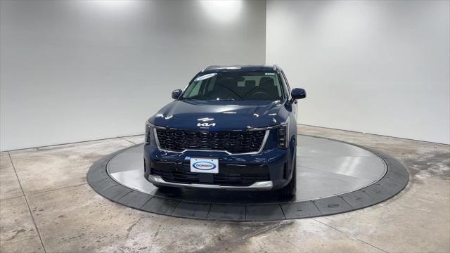 new 2025 Kia Sorento car, priced at $39,025