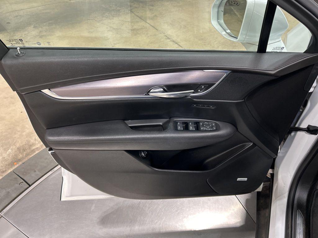 used 2017 Cadillac XT5 car, priced at $20,752