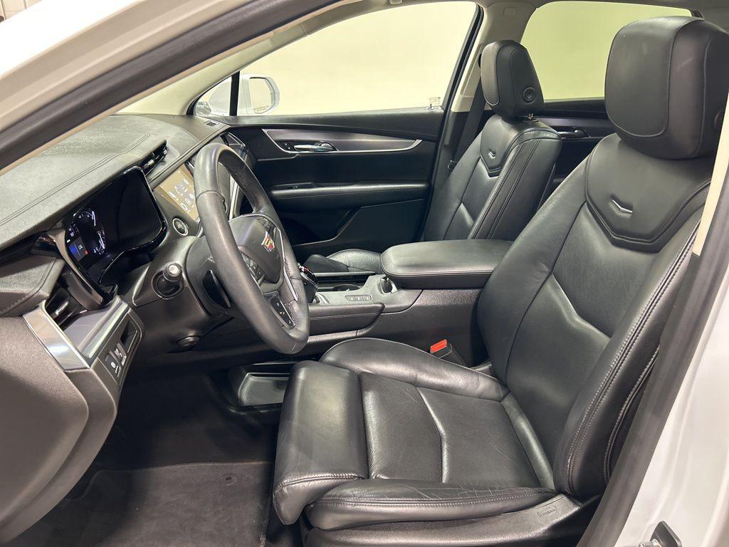 used 2017 Cadillac XT5 car, priced at $20,752