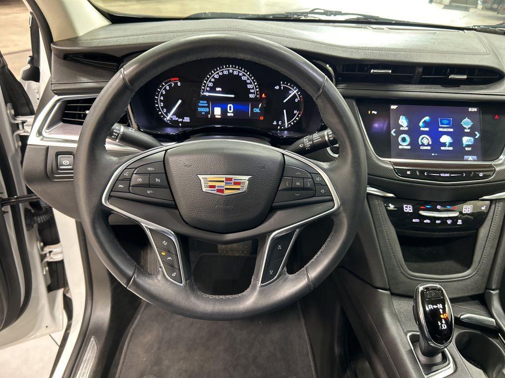 used 2017 Cadillac XT5 car, priced at $20,752