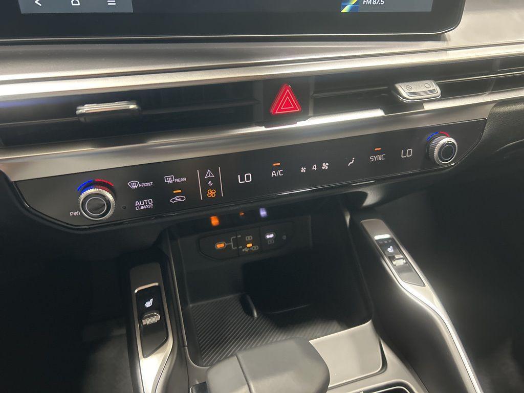 new 2025 Kia Sorento car, priced at $38,946