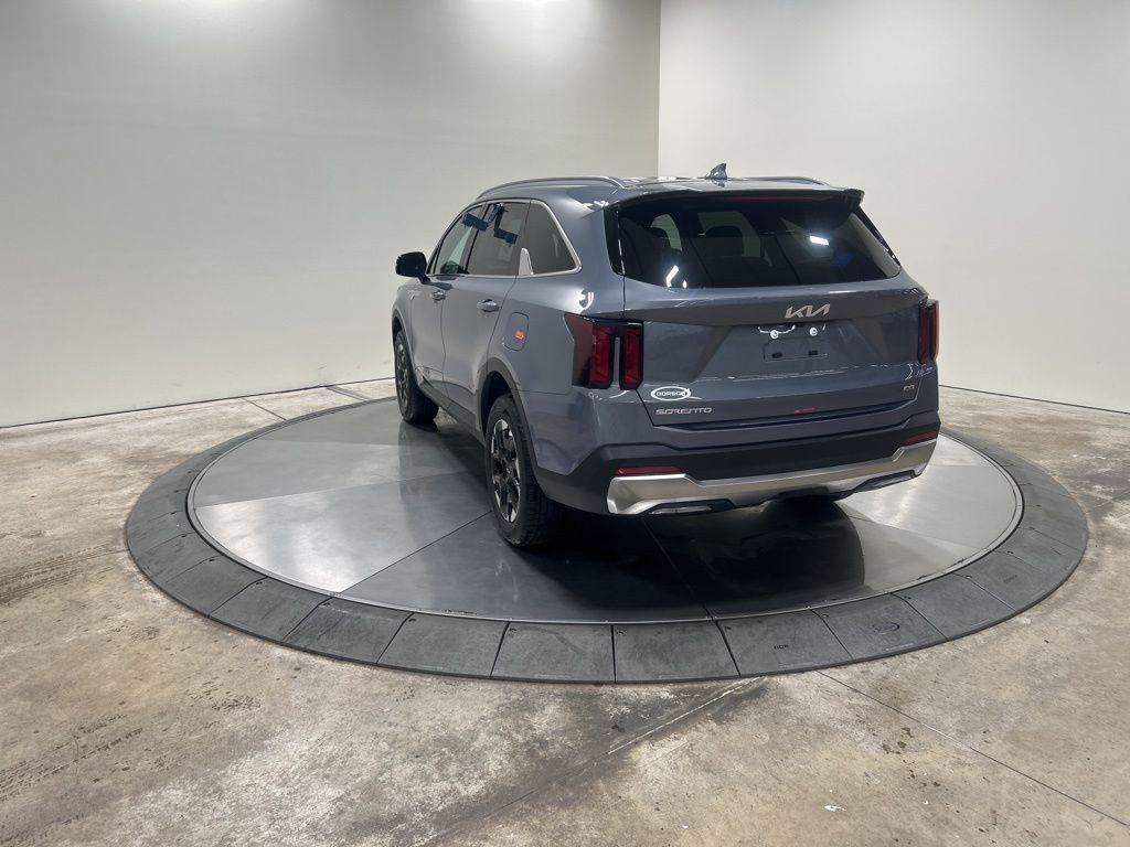 new 2025 Kia Sorento car, priced at $38,946