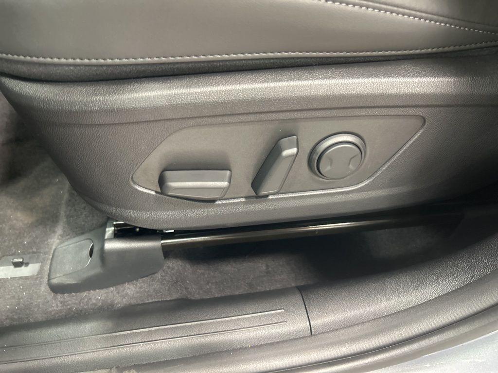 new 2025 Kia Sorento car, priced at $38,946