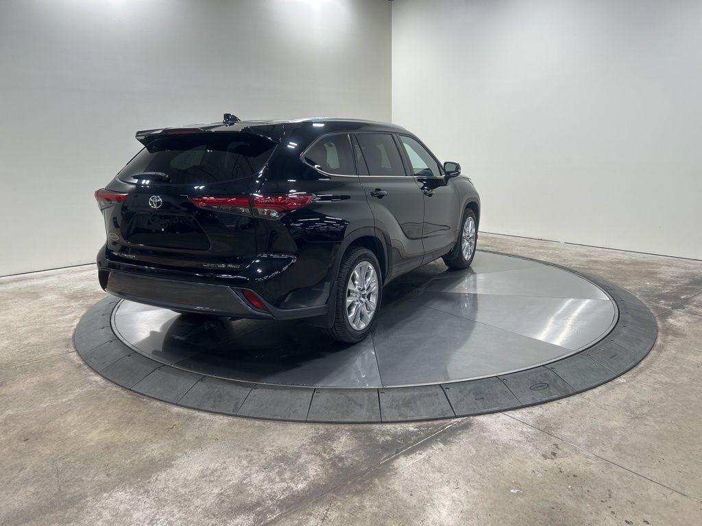 used 2021 Toyota Highlander car, priced at $37,982