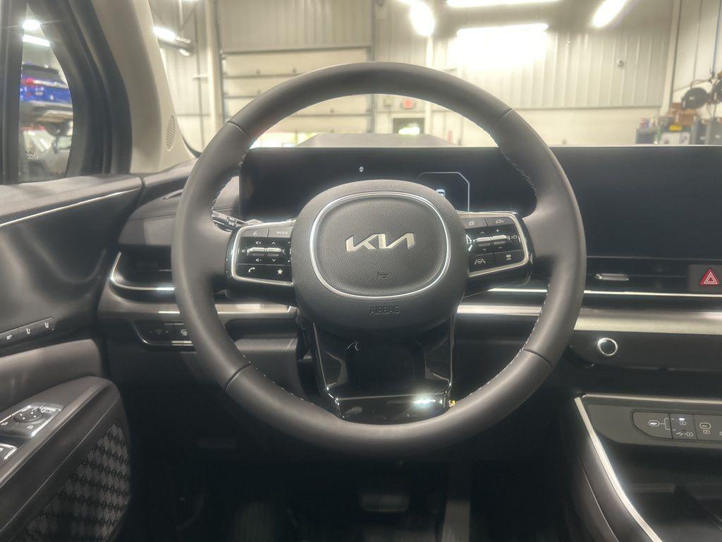 new 2026 Kia Carnival Hybrid car, priced at $53,694