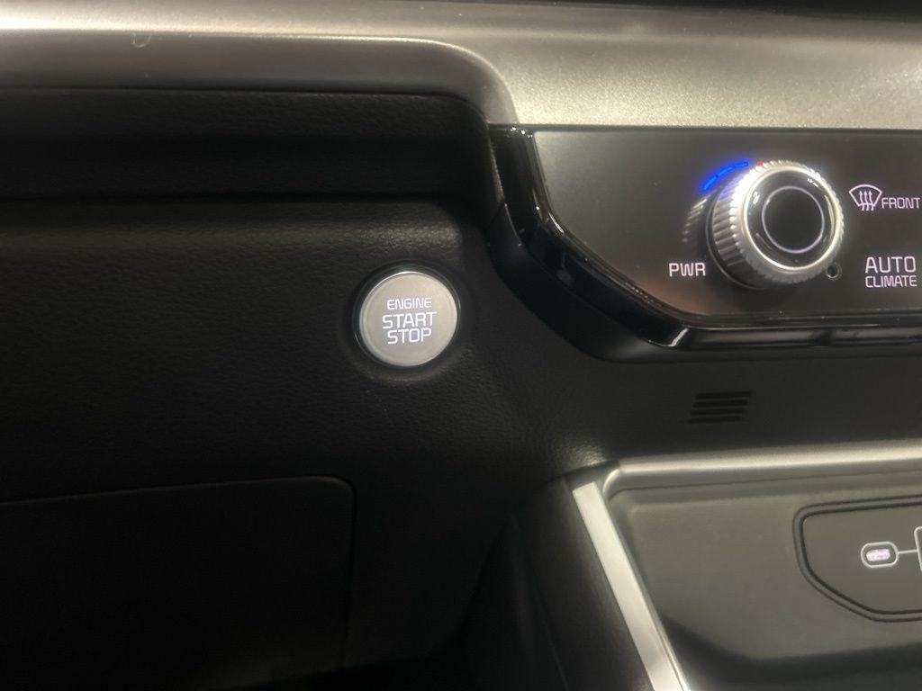 new 2026 Kia Carnival Hybrid car, priced at $53,694