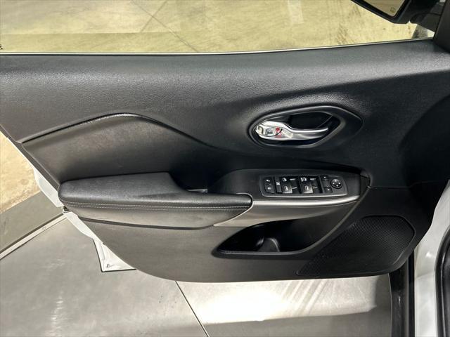 used 2019 Jeep Cherokee car, priced at $15,526