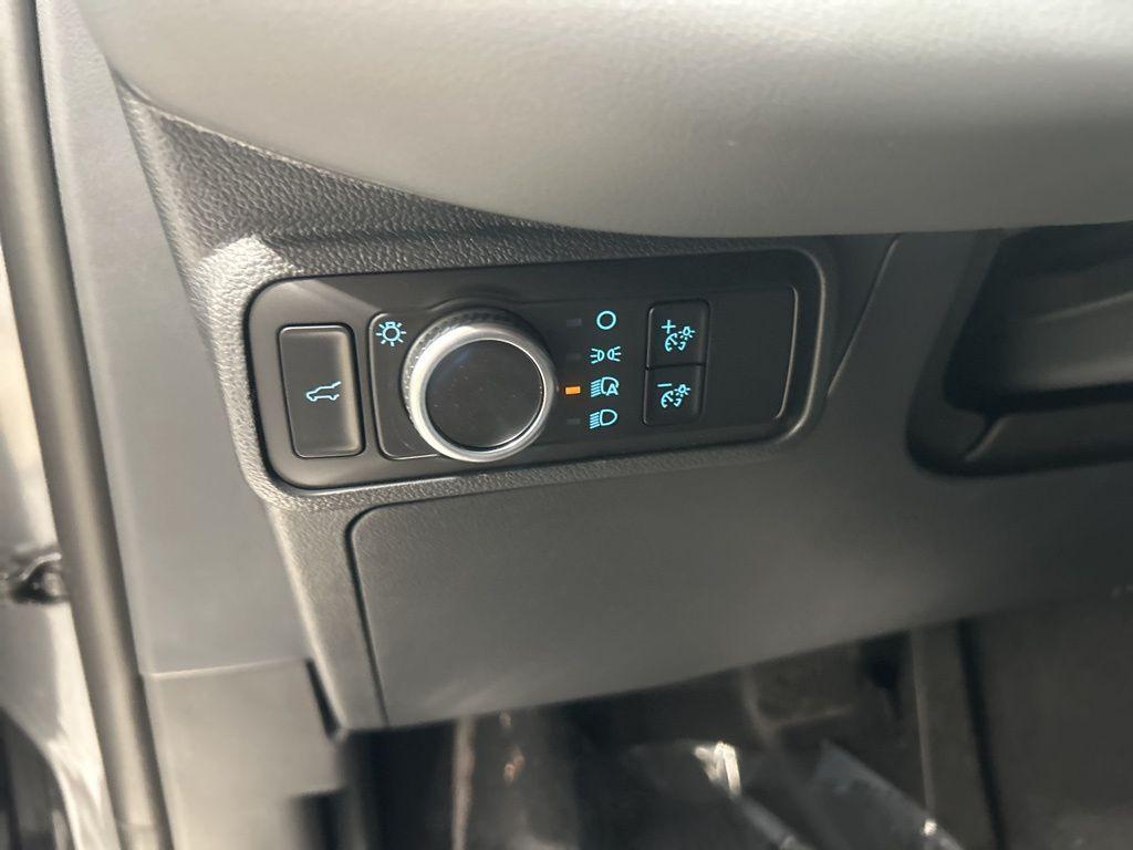 new 2025 Ford Explorer car, priced at $41,905
