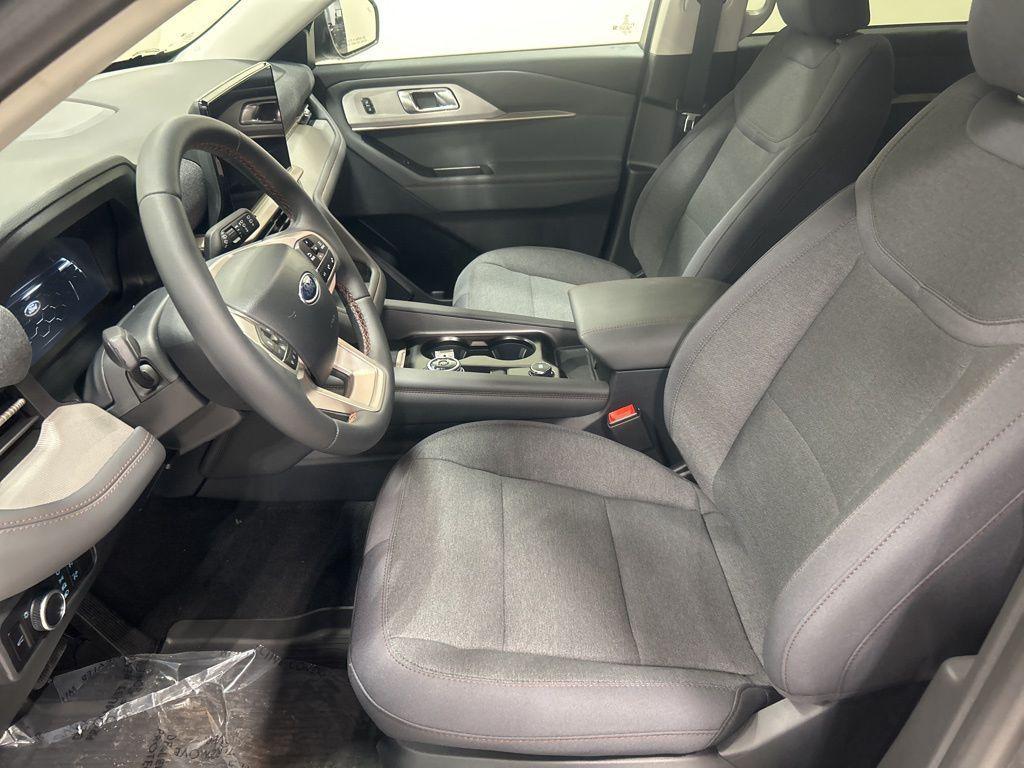 new 2025 Ford Explorer car, priced at $41,905