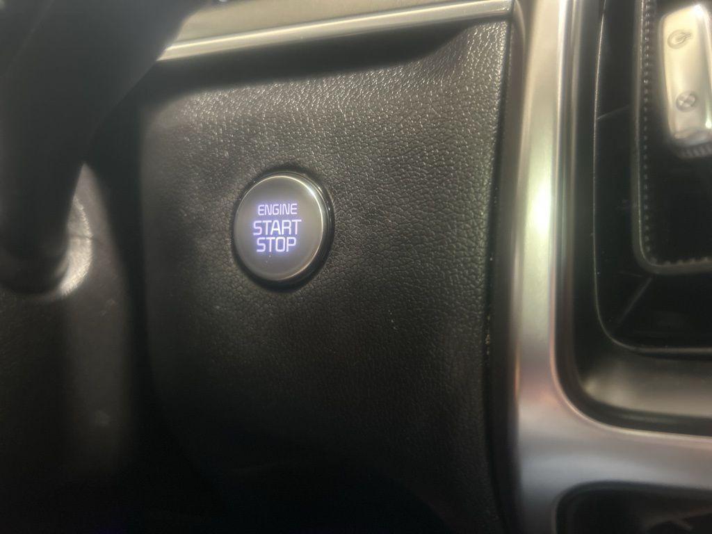 used 2022 Kia Sorento car, priced at $24,997