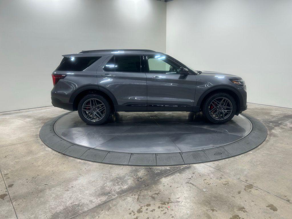 new 2025 Ford Explorer car, priced at $51,655